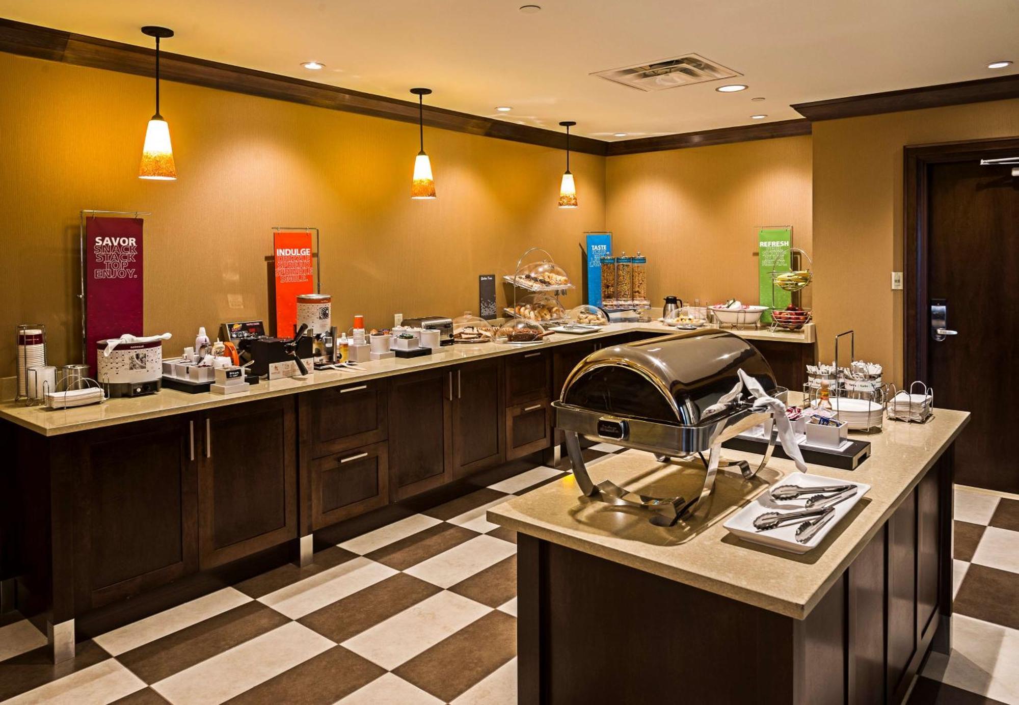 Hampton Inn By Hilton Ottawa Airport Eksteriør bilde